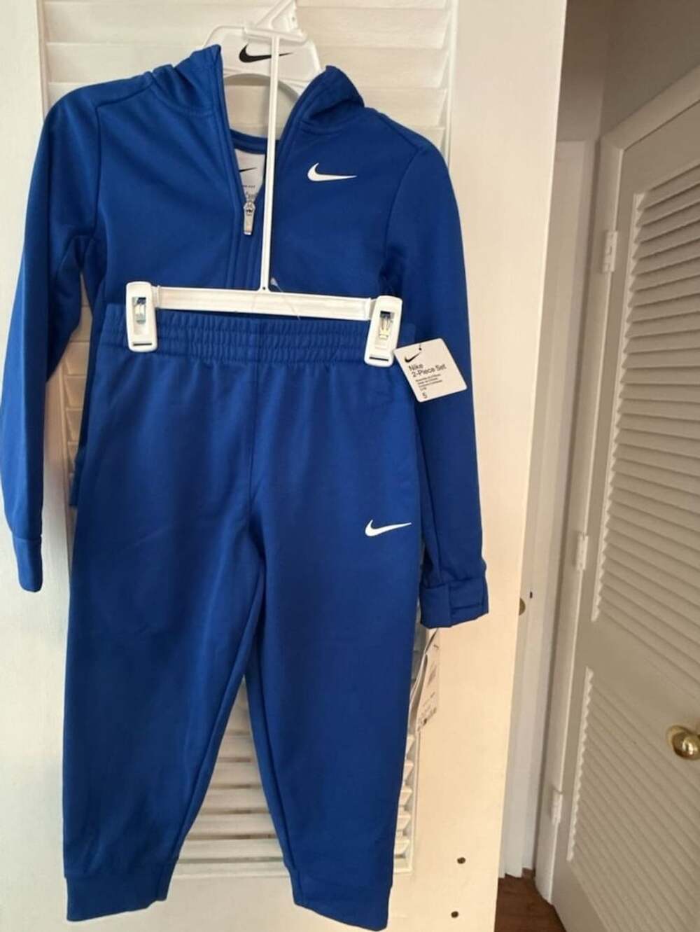 Nike Boys 2-Piece Therma-FIT Full-Zip Hoodie and Joggers Set Size 5 Game Royal